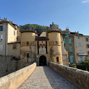 https://lorbitelle.fr-provencehotel.com